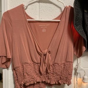 Adorable super soft light pink American Eagle crop top.